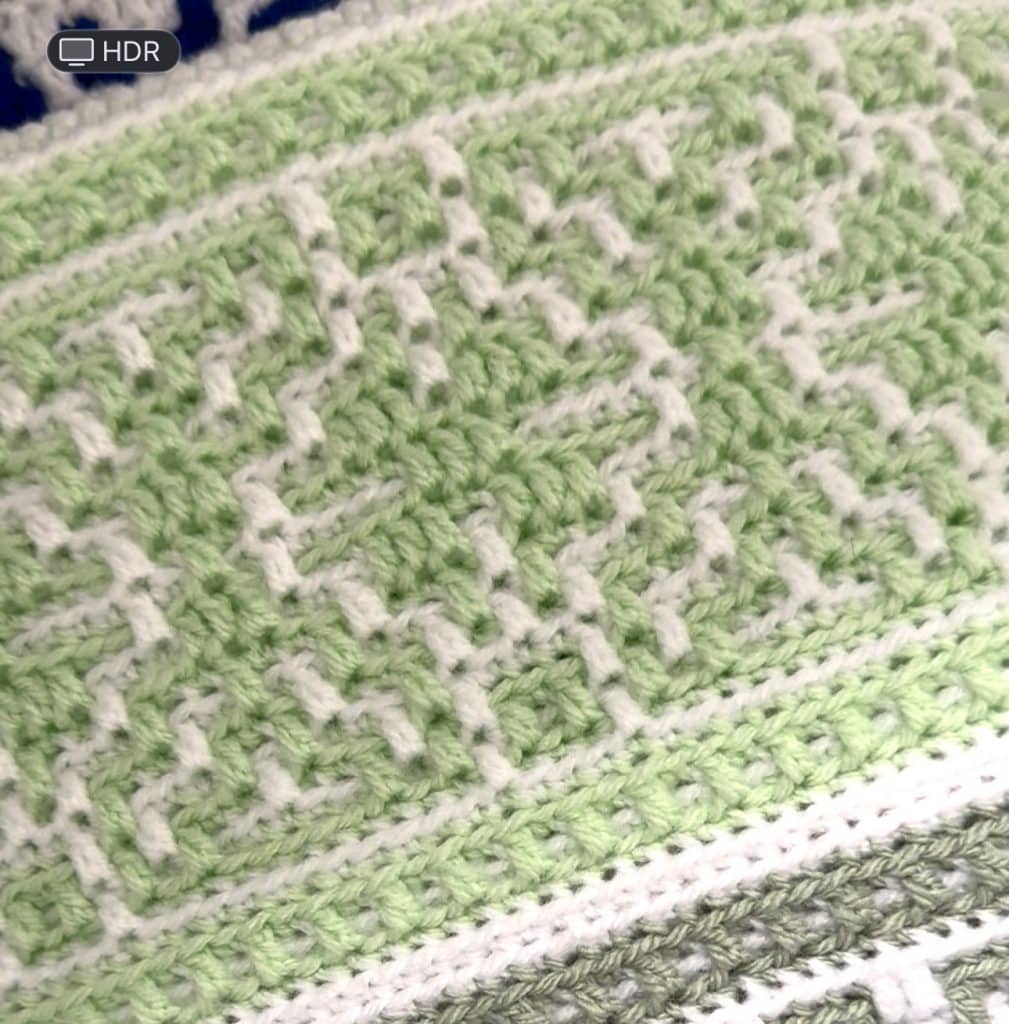 Mozaikový háčkovaný vzor